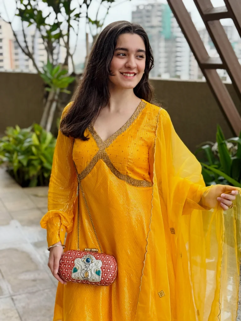 naisha khanna age